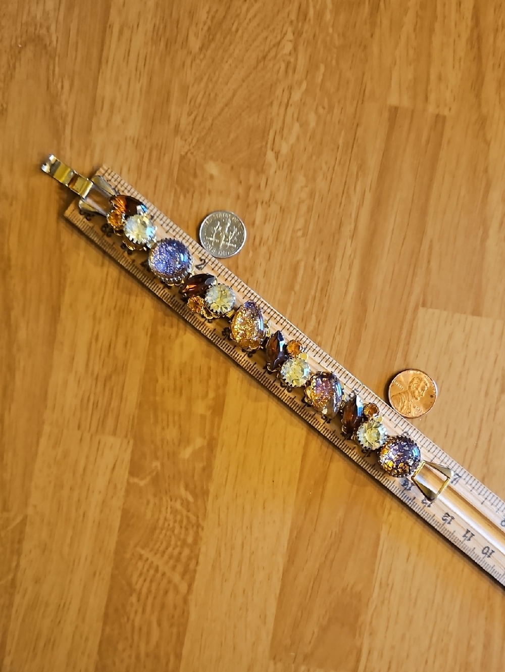 Vintage rhinestone and lava iridescent stones link gold tone bracelet Multicolor - Picture 3 of 8
